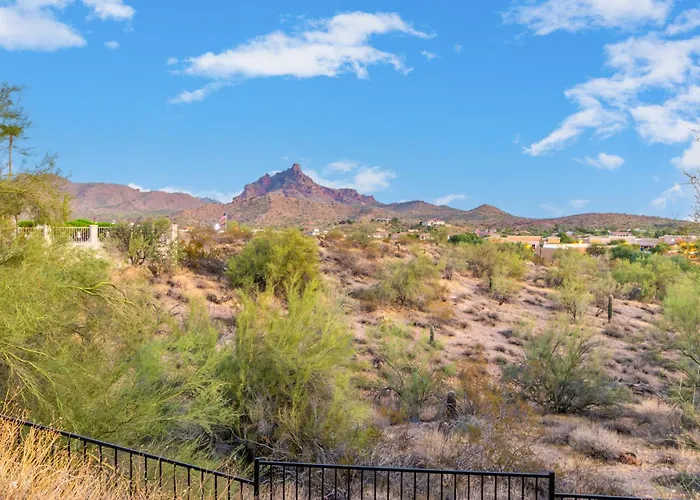 Holiday home 3br Retreat With Heated Pool, Bbq And Mountain Views *