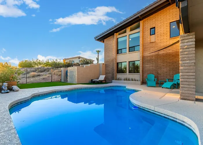 Holiday home 3br Retreat With Heated Pool, Bbq And Mountain Views *