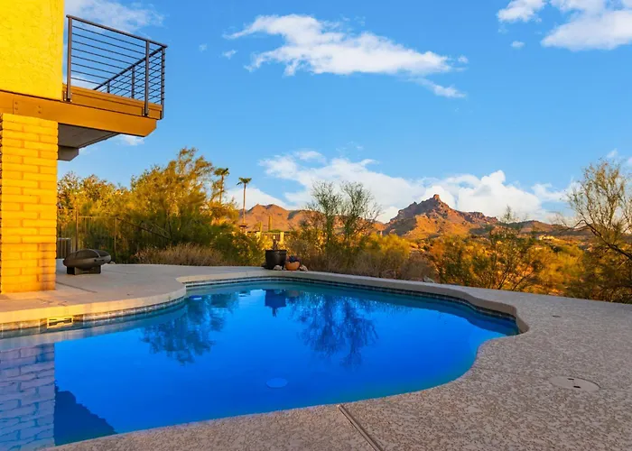 Holiday home 3br Retreat With Heated Pool, Bbq And Mountain Views