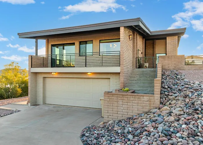 3br Retreat With Heated Pool, Bbq And Mountain Views Holiday home