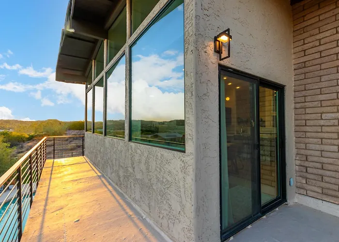 3br Retreat With Heated Pool, Bbq And Mountain Views