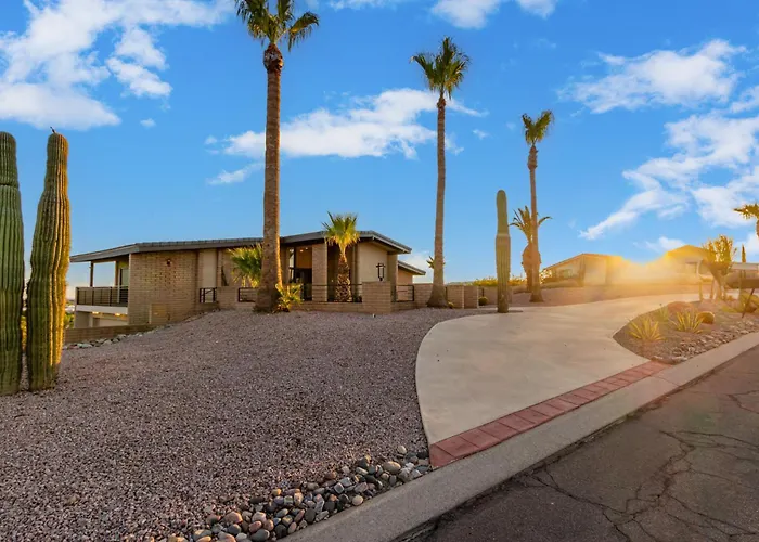 3br Retreat With Heated Pool, Bbq And Mountain Views Holiday home