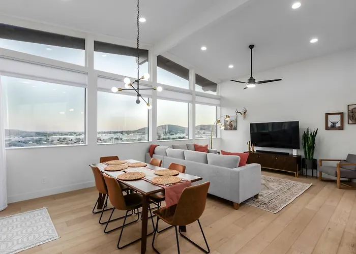 3br Retreat With Heated Pool, Bbq And Mountain Views *