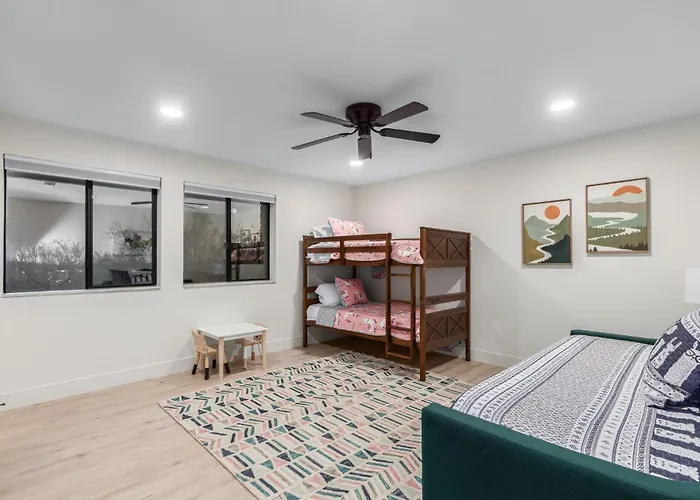 3br Retreat With Heated Pool, Bbq And Mountain Views